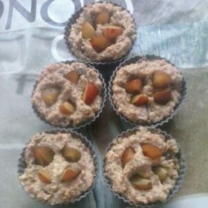 Zdrowe muffiny z miodem i śliwką