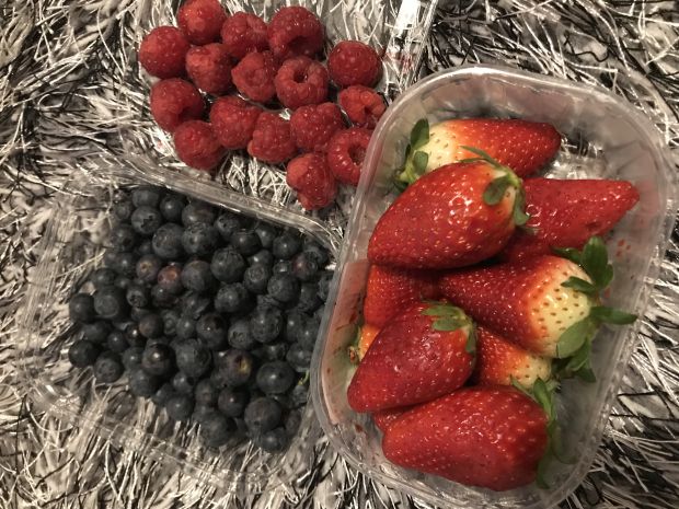 Zdrowy deser z owocami