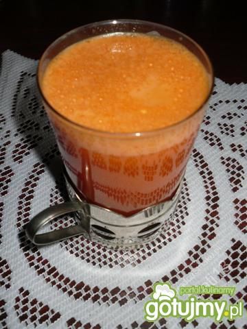 Zdrowy sok marchewkowy 