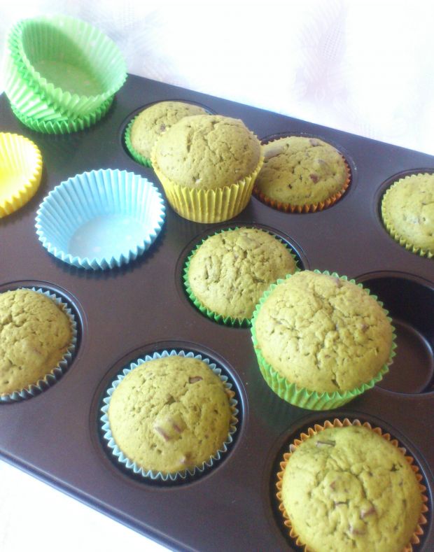 Zielone muffiny z czekoladą i nutą cytryny