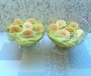 Zielony deserek z awokado i banana