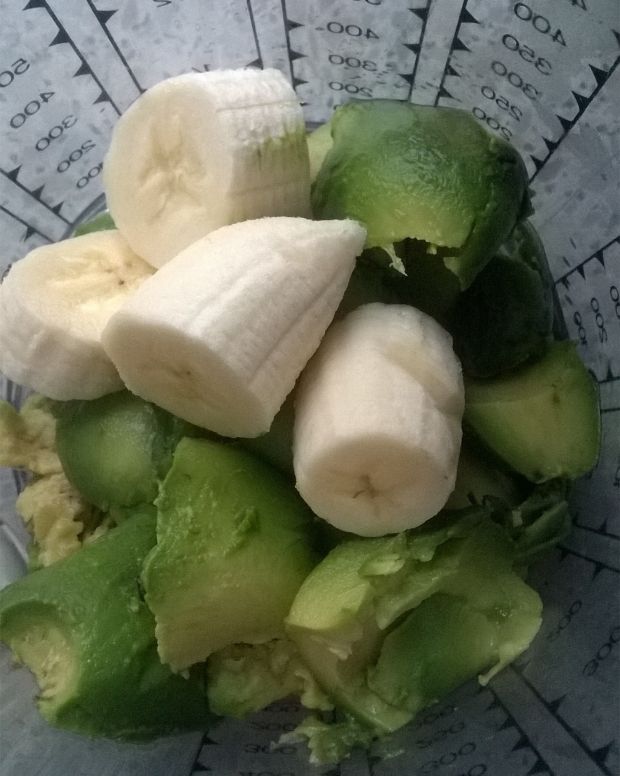 Zielony deserek z awokado i banana