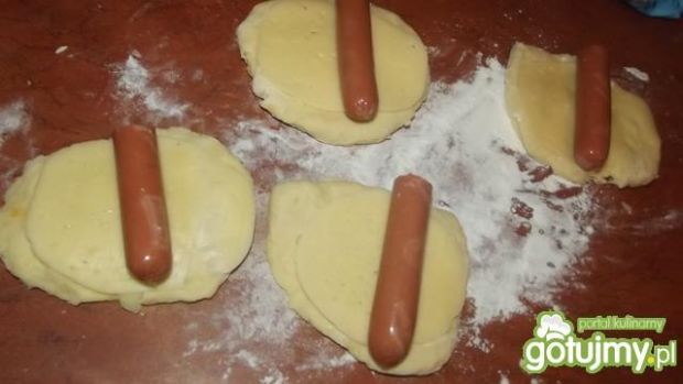 Ziemniaczane hot dogi