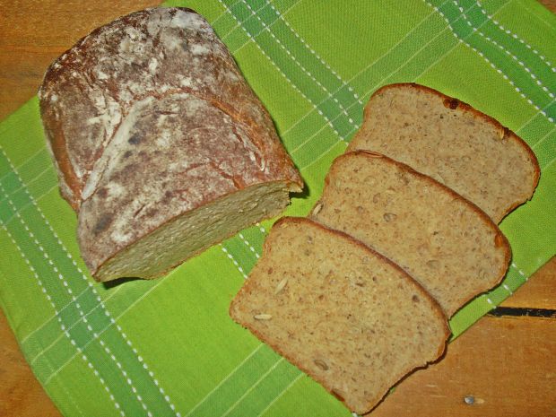 Ziemniaczany chleb z otrębami i pestkami dyni