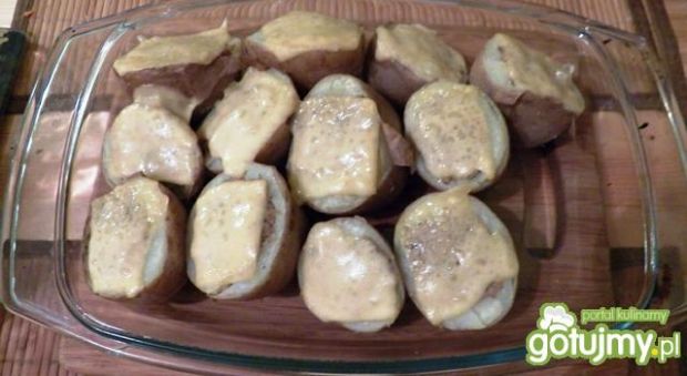 Ziemniaki faszerowane mielonym mięsem