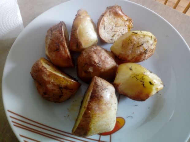 Ziemniaki pieczone z koperkiem