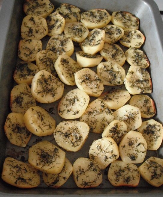 Ziemniaki pieczone z koperkiem i czosnkiem 