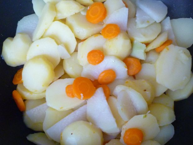 Ziemniaki podsmażane z kalarepą i cukinią