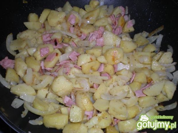 Ziemniaki smażone na maśle z cebulką