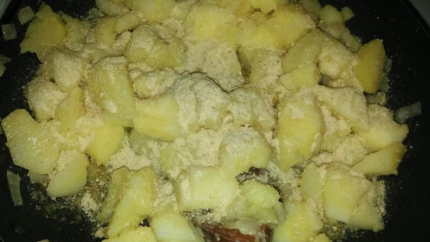 Ziemniaki smażone z cebulą