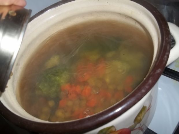 Zupa brokułowa z tortellini