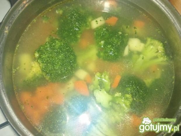 Zupa brokułowo-serowa
