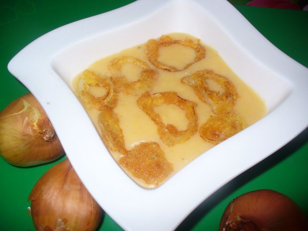 Zupa cebulowa z dodatkiem ziemniaków