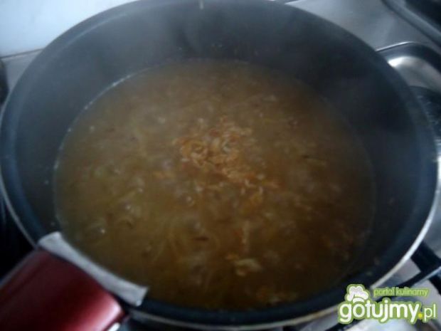 Zupa cebulowa z grzankami z serem