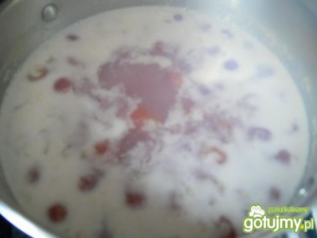Zupa czereśniowa z kaszą jaglaną