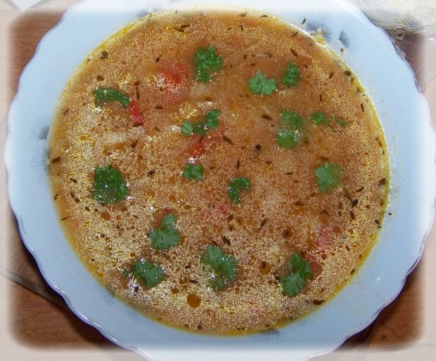 Zupa dyniowo paprykowa z płatkami ryżowymi 