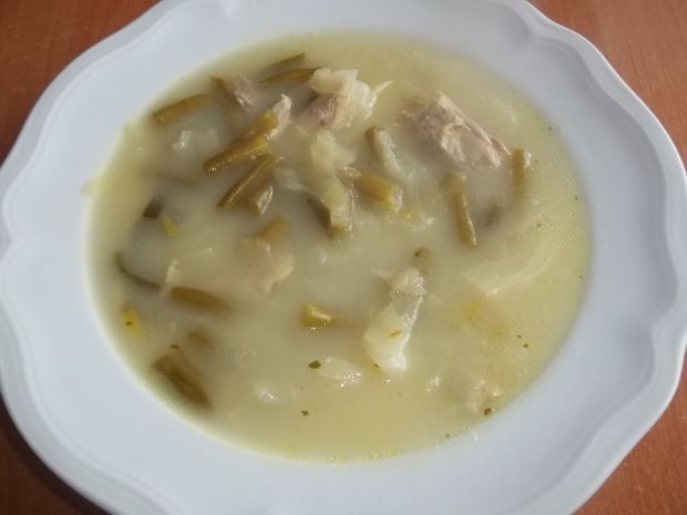 Zupa fasolowa z kapustą