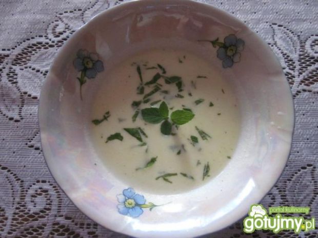 Zupa gruzińska  z sera żółtego