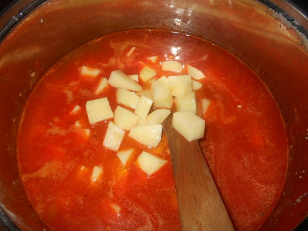 Zupa gulaszowa z szynką