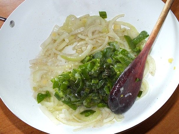 Zupa gulaszowa z warzywami 