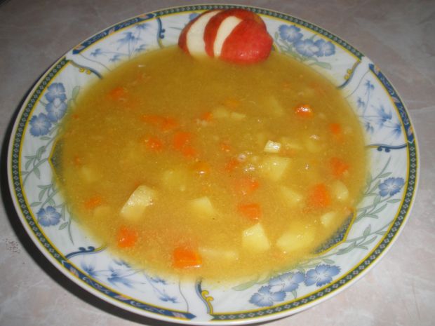 Zupa jabłkowa  z curry 