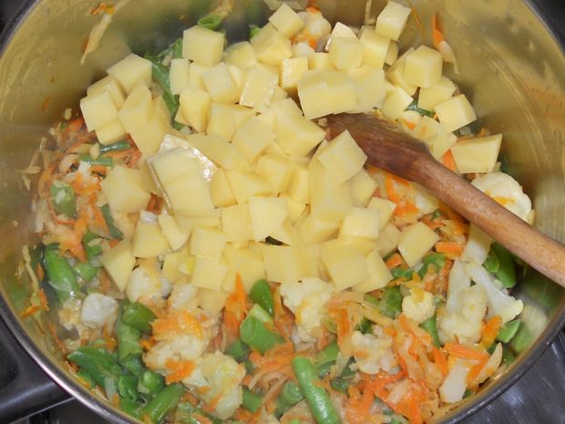 Zupa jarzynowa z mrożonych warzyw