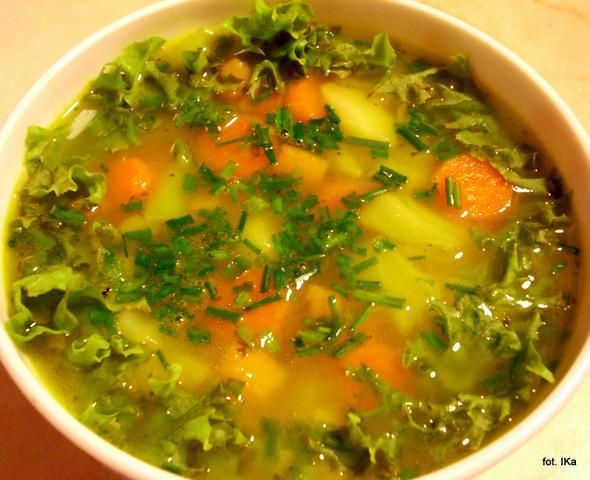 Zupa jarzynowa z sałatą 