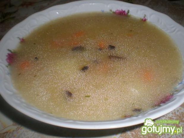 Zupa jarzynowa z suszonymi borowikami 
