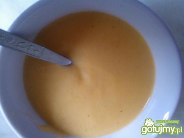 Zupa jarzynowa z żółtkiem dla maluszków