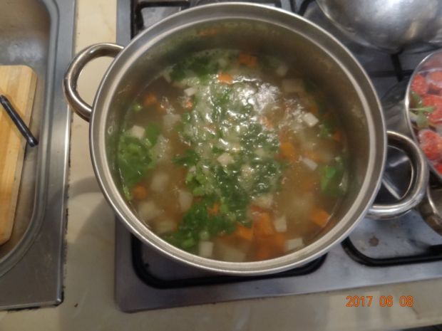 Zupa kalarepkowa z młodymi ziemniakami