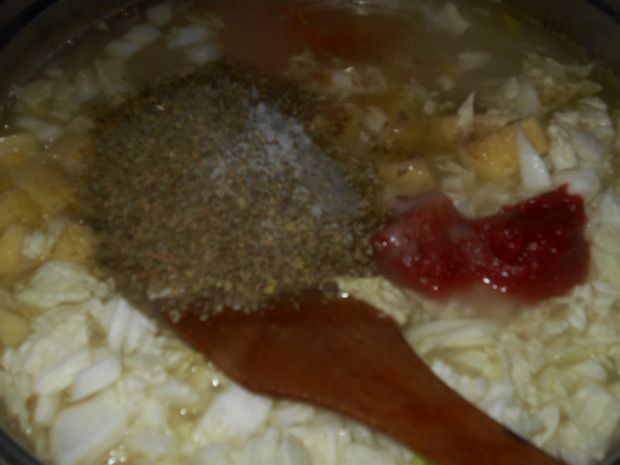 Zupa kapuściano-fasolowa