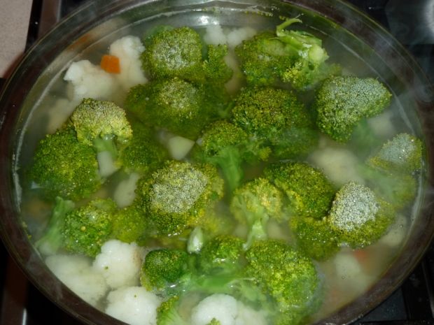 Zupa-krem brokułowo-kalafiorowa z kaszą manną