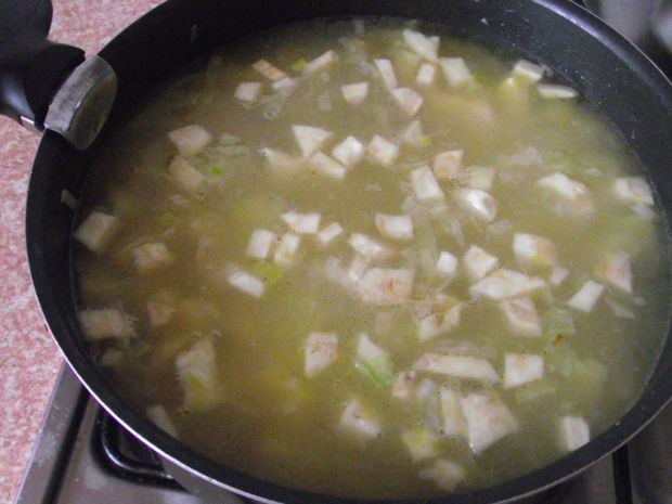 Zupa - krem chrzanowy z jajkiem i polędwicą