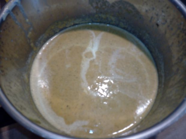 Zupa krem jarzynowy z serkiem topionym i śmietaną