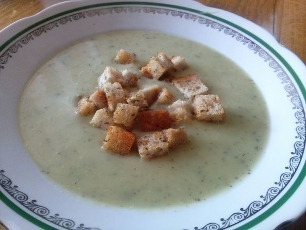 Zupa-krem z cukinii i ziemniaków + grzanki
