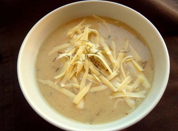 Zupa krem z fasoli ci cebuli z rozmarynem