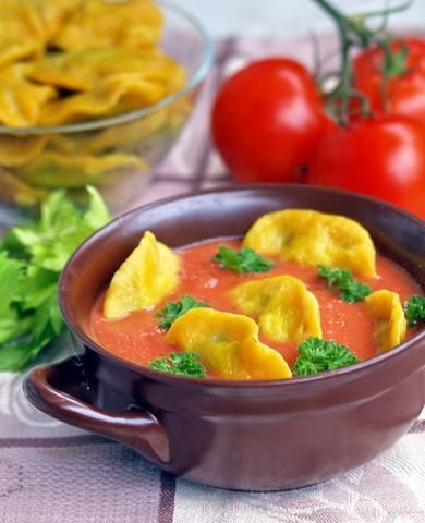 zupa krem z pomidorów z pierożkami