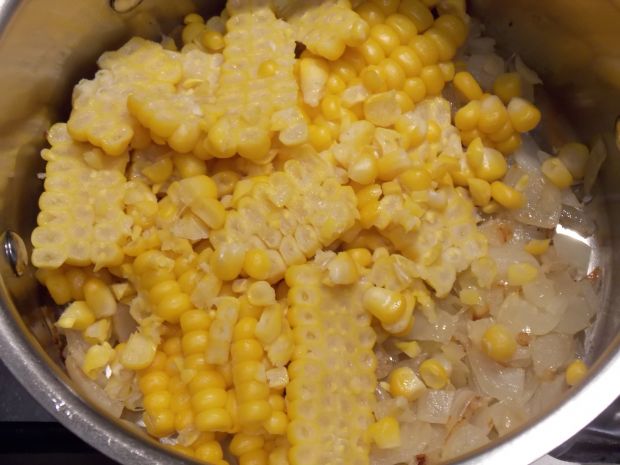 Zupa kukurydziana z klopsikami 