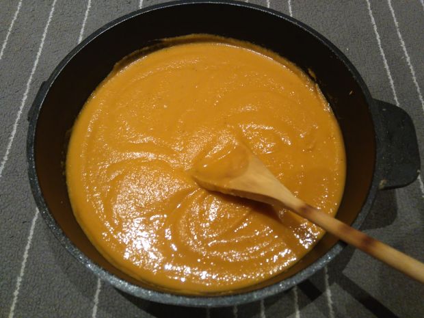 Zupa marchewkowa z soczewicą i imbirem
