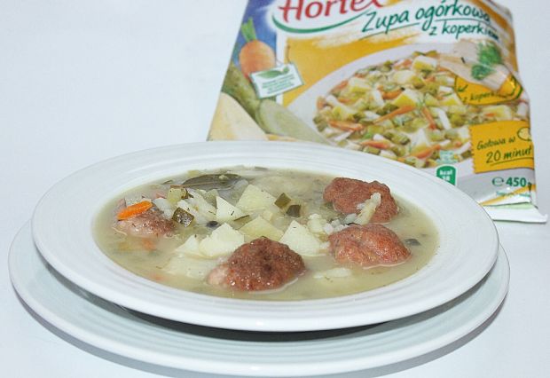 Zupa ogórkowa z koperkiem na wołowinie
