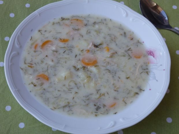 Zupa ogórkowa z marchewką i koperkiem