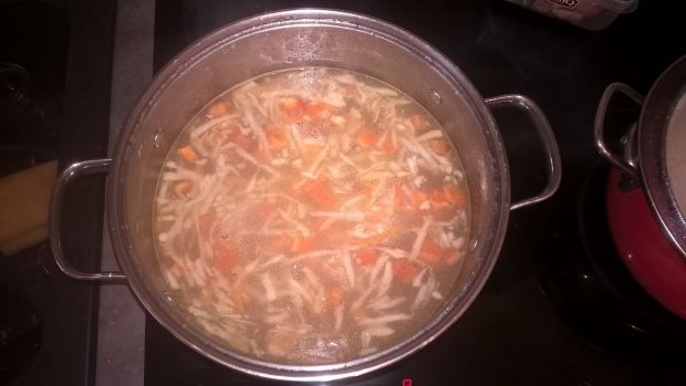 Zupa ogórkowa z papryką