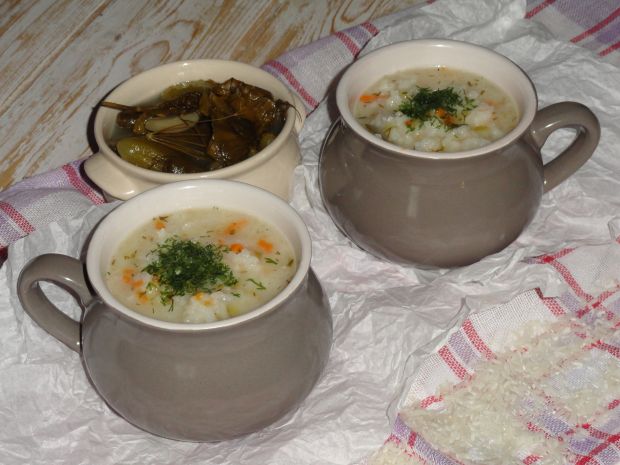 Zupa ogórkowa  z ryżem