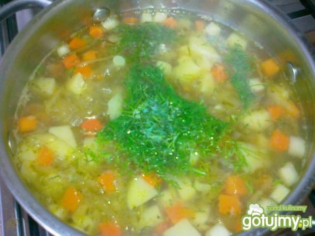 Zupa ogórkowo-koperkowa z ziemniakami