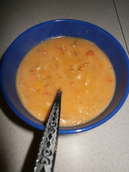 Zupa  paprykowo - ziemniaczana