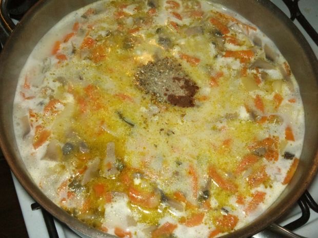 Zupa pieczarkowa z makaronem