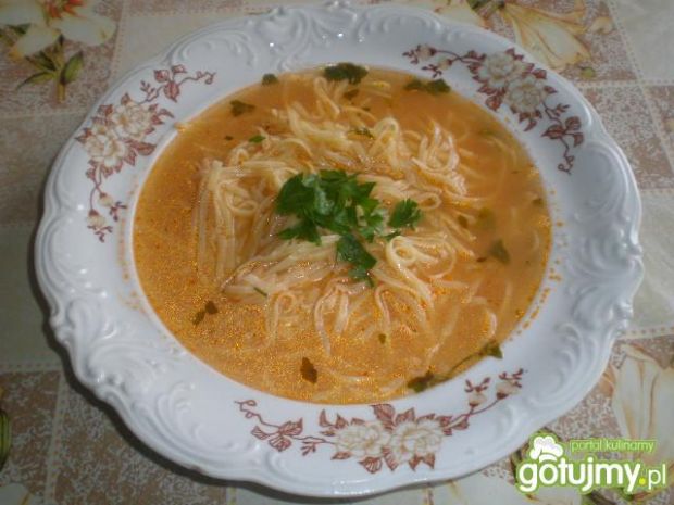 Zupa pomidorowa na żeberkach