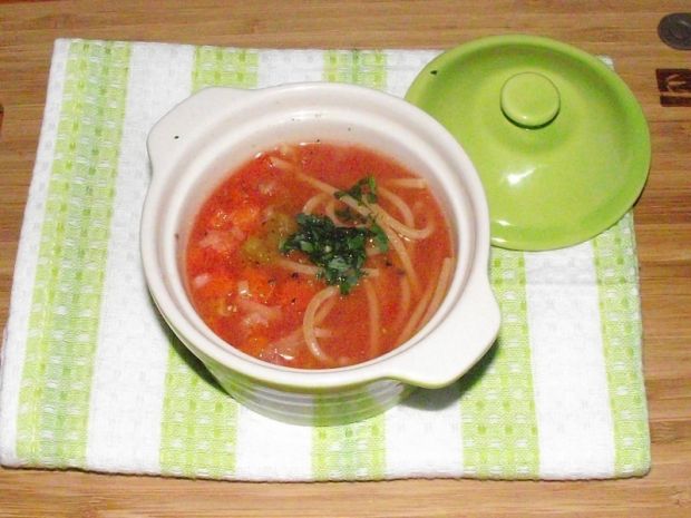 Zupa pomidorowa z kapustą pekińską 