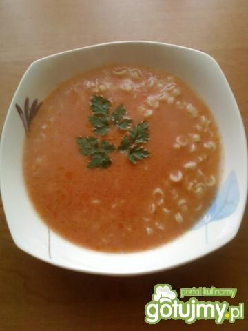 Zupa pomidorowa z makaronem koraliki