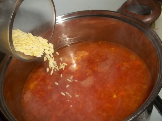 Zupa pomidorowa z makaronem ryżowym